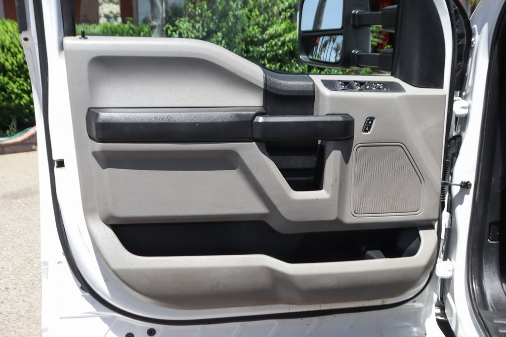 Used 2019 Ford F550 2WD Crew Cab Super Duty image 16