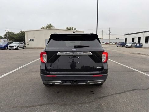 Used 2023 Ford Explorer XLT w/ Equipment Group 202A AWD/4WD image 5