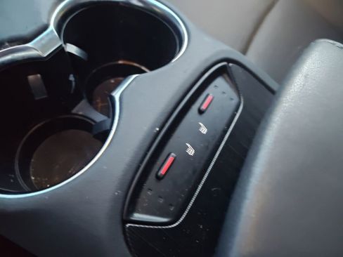 Used 2023 Toyota Venza Nightshade image 10