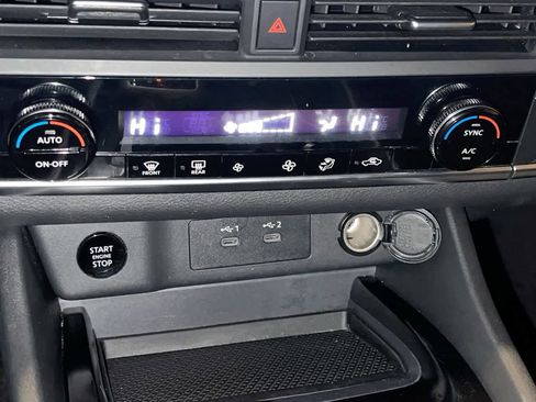 Used 2024 Nissan Rogue SV image 18