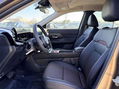New 2026 Nissan Kicks SR w/ Cold Weather Package image 15