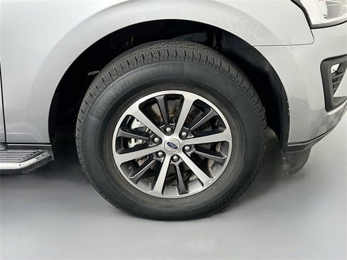 Used 2021 Ford Expedition Max XLT image 39