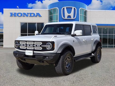 Used 2025 Ford Bronco Outer Banks w/ Sasquatch Package AWD/4WD image 7