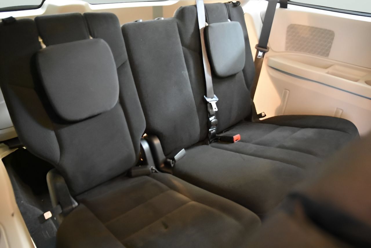Used 2018 Dodge Grand Caravan SE w/ UConnect Hands-Free Group FWD image 25