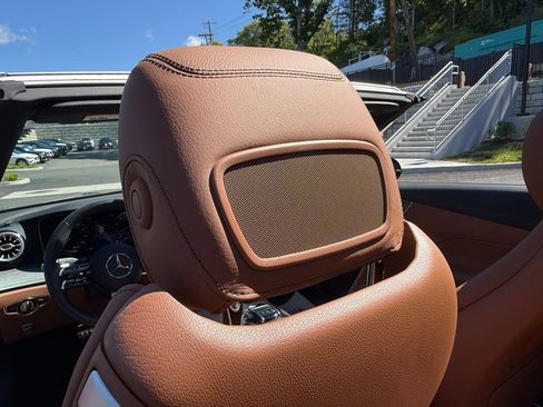 Used 2023 Mercedes-Benz E 450 4MATIC Cabriolet image 34
