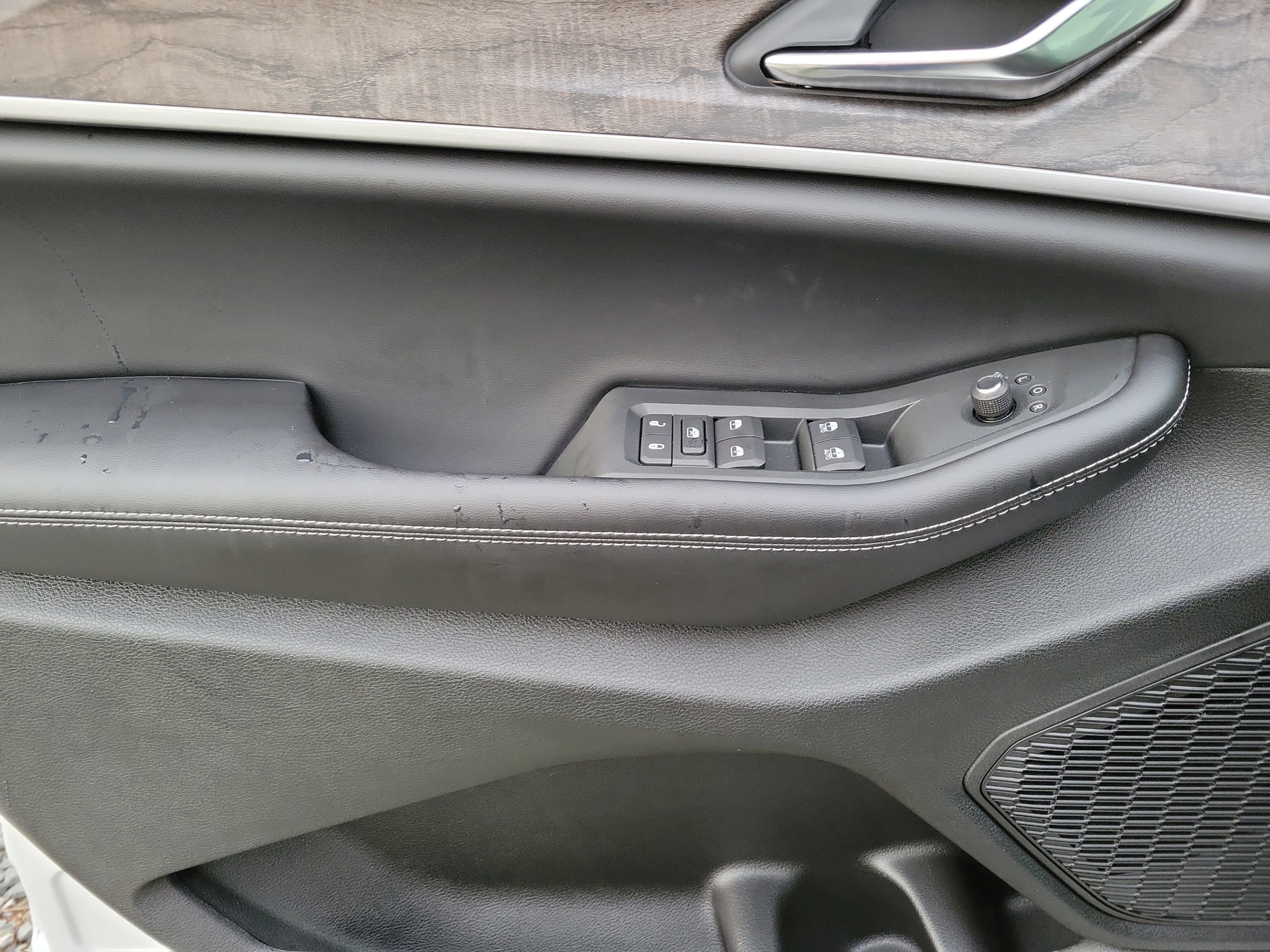 New 2027 Jeep Grand Cherokee Altitude RWD image 12