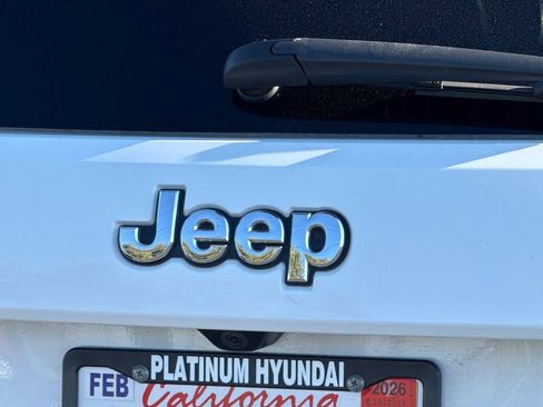 Used 2021 Jeep Grand Cherokee Limited w/ Luxury Group II image 23