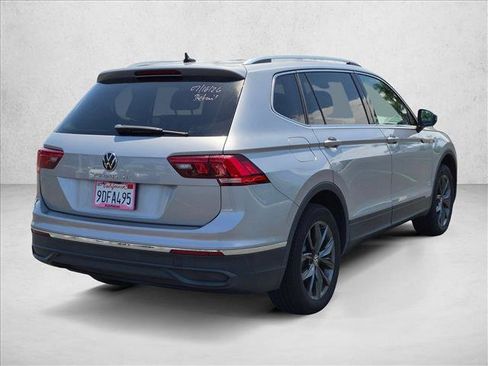 Used 2022 Volkswagen Tiguan SE FWD image 5