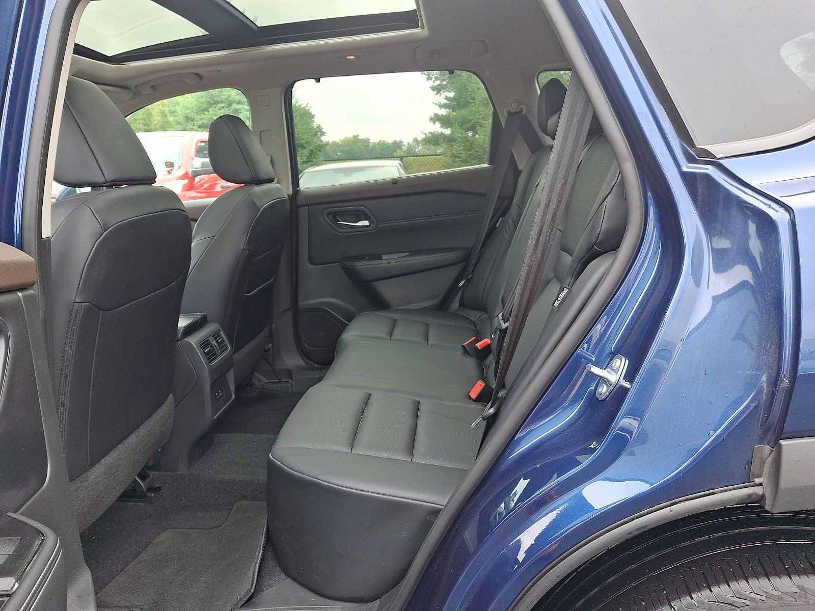 Certified 2023 Nissan Rogue SV w/ SV Premium B Package AWD/4WD image 10