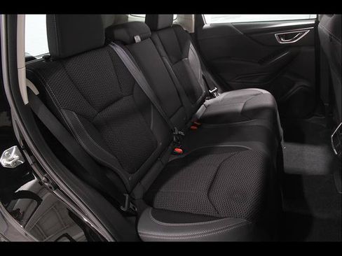 Used 2023 Subaru Forester Premium AWD/4WD image 18