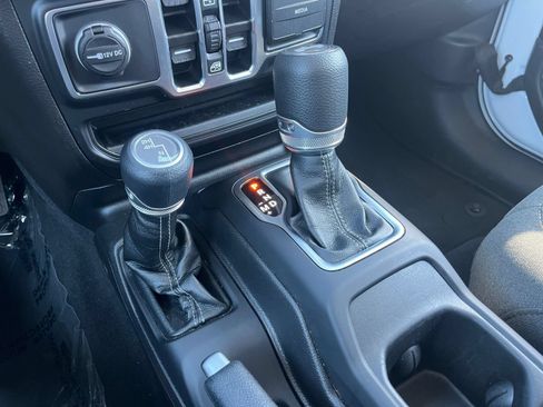 Used 2025 Jeep Wrangler Unlimited Sport AWD/4WD image 41