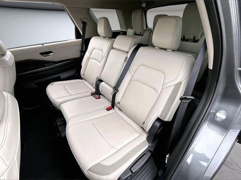 Used 2024 Nissan Pathfinder SL image 22