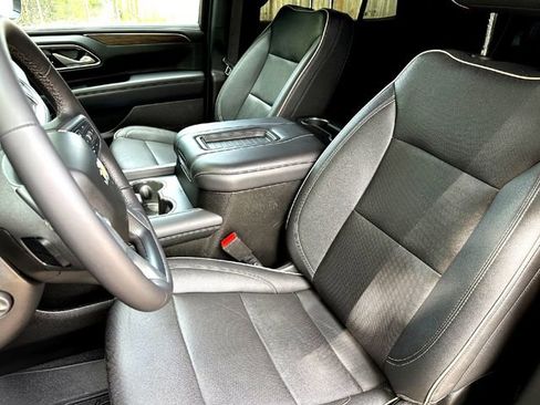 Used 2022 Chevrolet Tahoe Premier RWD image 9