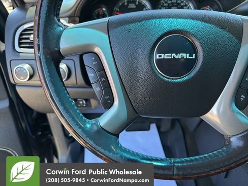 Used 2011 GMC Sierra 2500 Denali w/ Suspension Package, Off-Road AWD/4WD image 16
