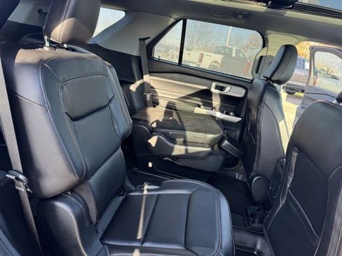 Used 2023 Ford Explorer XLT w/ Equipment Group 202A image 33