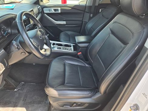 Used 2022 Ford Explorer Limited w/ Equipment Group 301A AWD/4WD image 11