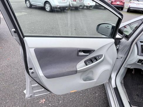 Used 2010 Toyota Prius II 4dr Hatchback image 12