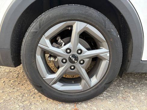 Used 2025 Kia K4 LXS image 29