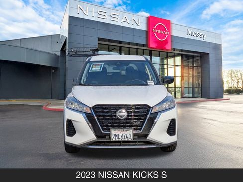 Used 2023 Nissan Kicks S image 4