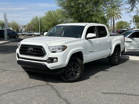 Used 2023 Toyota Tacoma SR5 w/ Technology Package AWD/4WD image 31