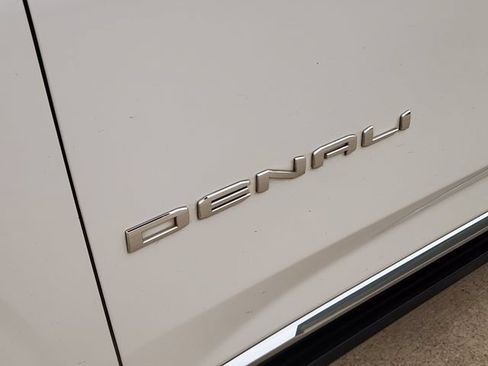 Used 2022 GMC Yukon XL Denali AWD/4WD image 12