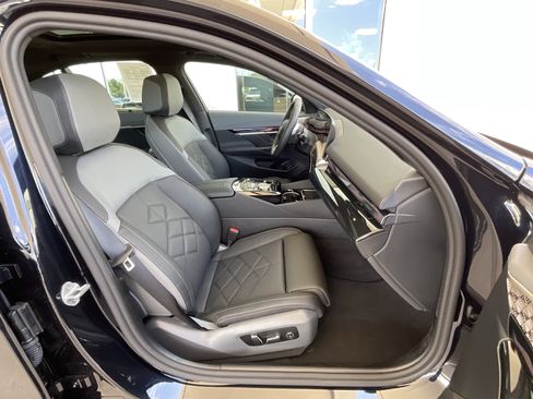 Certified 2026 BMW 540i xDrive w/ Executive Package AWD/4WD image 22