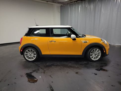 Used 2015 MINI Cooper 2-Door Hardtop image 10