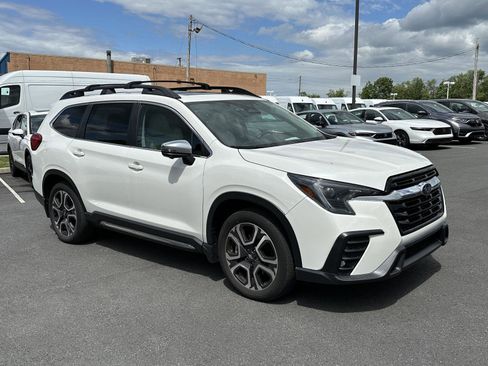 Used 2023 Subaru Ascent Limited w/ Technology Package AWD/4WD image 2