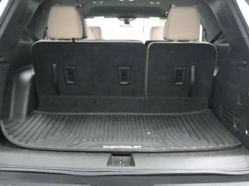 Used 2023 Chevrolet Traverse LS image 9