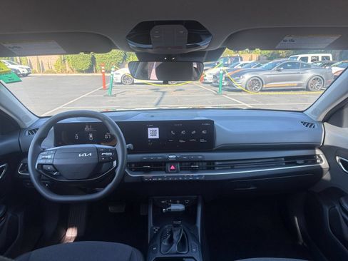 Used 2025 Kia K4 FWD image 33