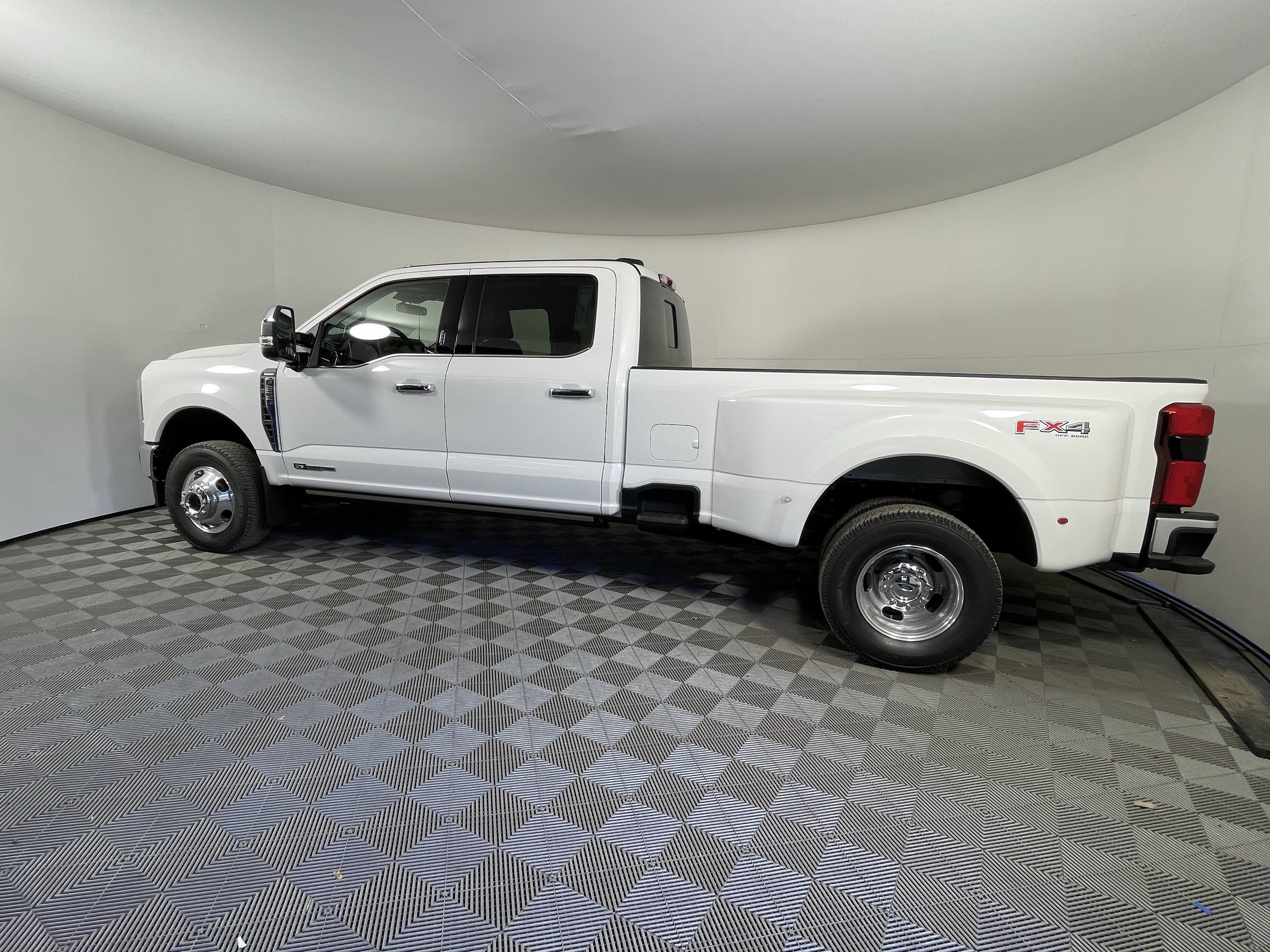 New 2026 Ford F350 Lariat w/ Lariat Ultimate Package AWD/4WD image 2