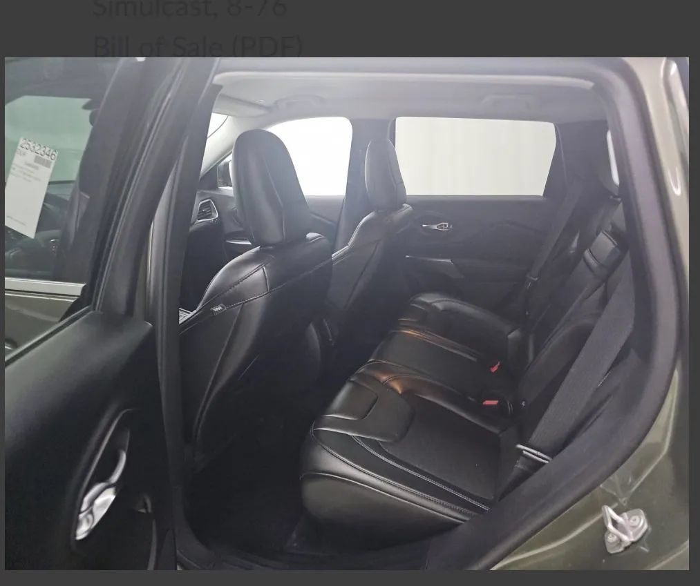 Used 2019 Jeep Cherokee Latitude Plus w/ Cold Weather Group AWD/4WD image 4