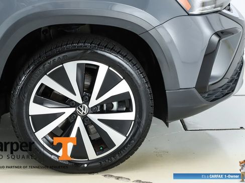 Used 2023 Volkswagen Taos SE w/ Panoramic Sunroof Package FWD image 52