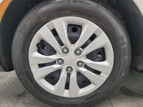 Used 2023 Kia Soul LX image 31