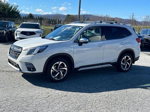 Used 2022 Subaru Forester Touring w/ Popular Package #2 image 5