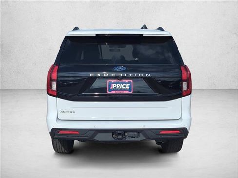 Used 2025 Ford Expedition Active RWD image 9