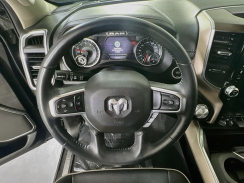 Used 2022 RAM 1500 Laramie AWD/4WD image 11