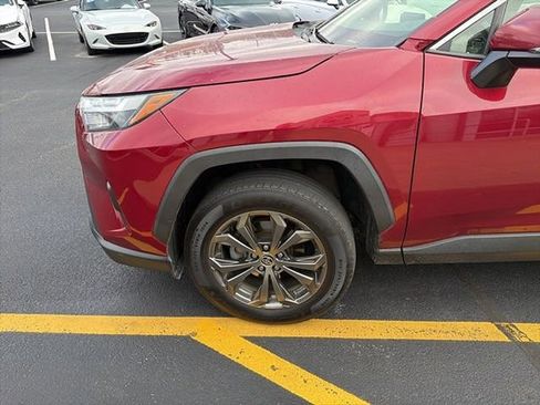 Used 2022 Toyota RAV4 XLE Premium image 10