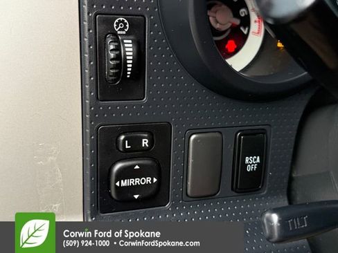 Used 2012 Toyota FJ Cruiser Base image 27