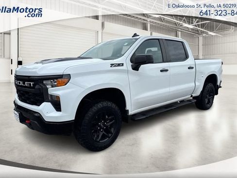Used 2023 Chevrolet Silverado 1500 Custom Trail Boss w/ LPO, Dark Essentials Package AWD/4WD image 8