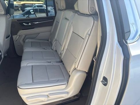 Used 2023 GMC Yukon XL Denali AWD/4WD image 7