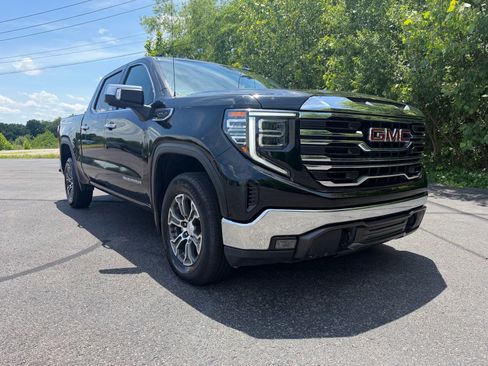 Used 2025 GMC Sierra 1500 SLT AWD/4WD image 3