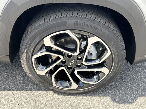 Used 2025 Chevrolet Trax RS w/ Driver Confidence Package image 14