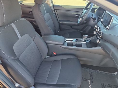 Used 2025 Nissan Sentra SV image 10