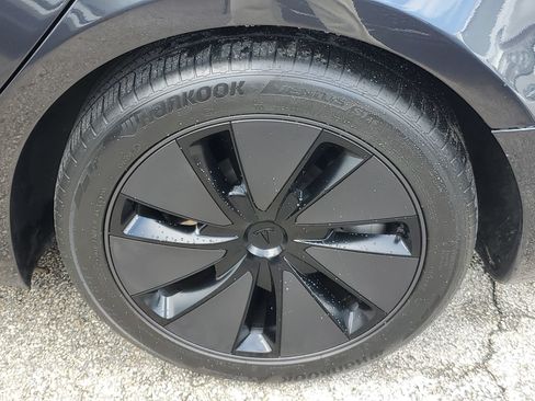 Used 2024 Tesla Model 3 Standard Range RWD image 5