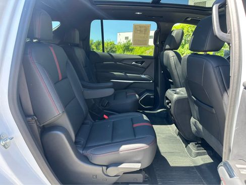 Used 2024 Chevrolet Traverse RS w/ LPO, Floor Liner Package AWD/4WD image 23