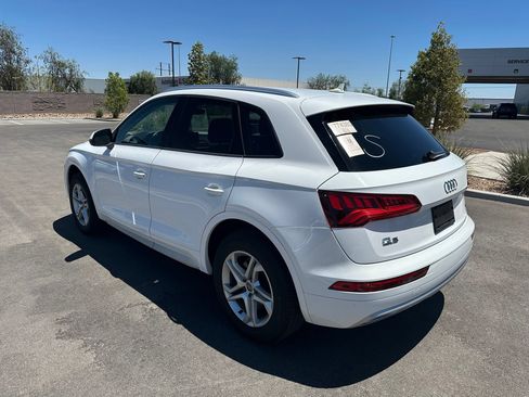 Used 2018 Audi Q5 2.0T Premium w/ Convenience Package AWD/4WD image 2