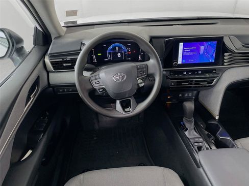 Used 2025 Toyota Camry LE w/ Convenience Package FWD image 12