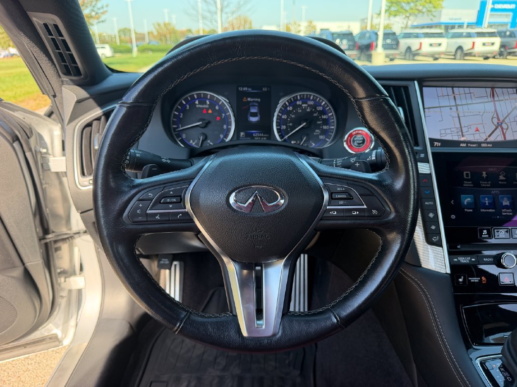 Used 2018 INFINITI Q60 Red Sport 400 AWD/4WD image 19