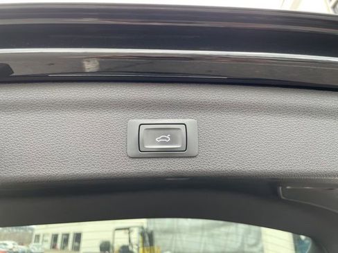 Used 2022 Audi Q3 2.0T Premium image 35